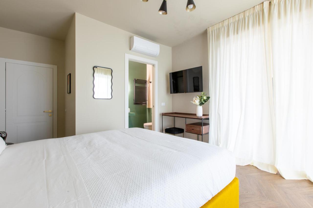 Daplace - Corso Sempione Suites Milan Luaran gambar
